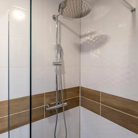 Appartement Brand New Apt. In A Quiet Area *