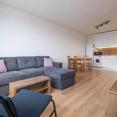 Brand New Apt. In A Quiet Area Appartement *