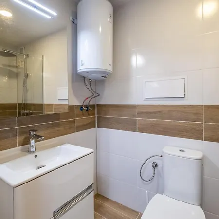 Brand New Apt. In A Quiet Area Lejlighed