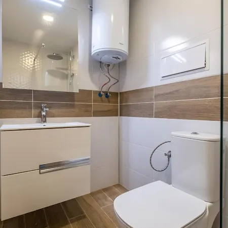 Brand New Apt. In A Quiet Area *