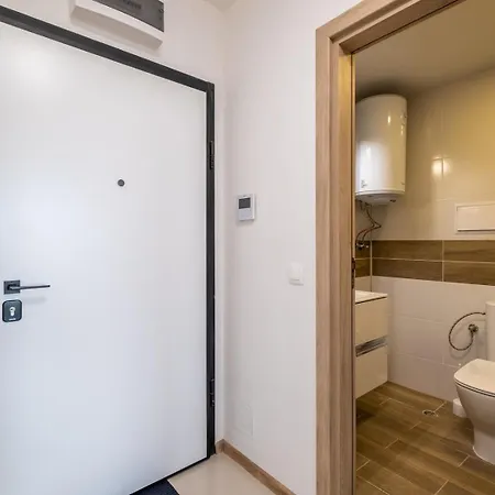 Brand New Apt. In A Quiet Area Apartamento